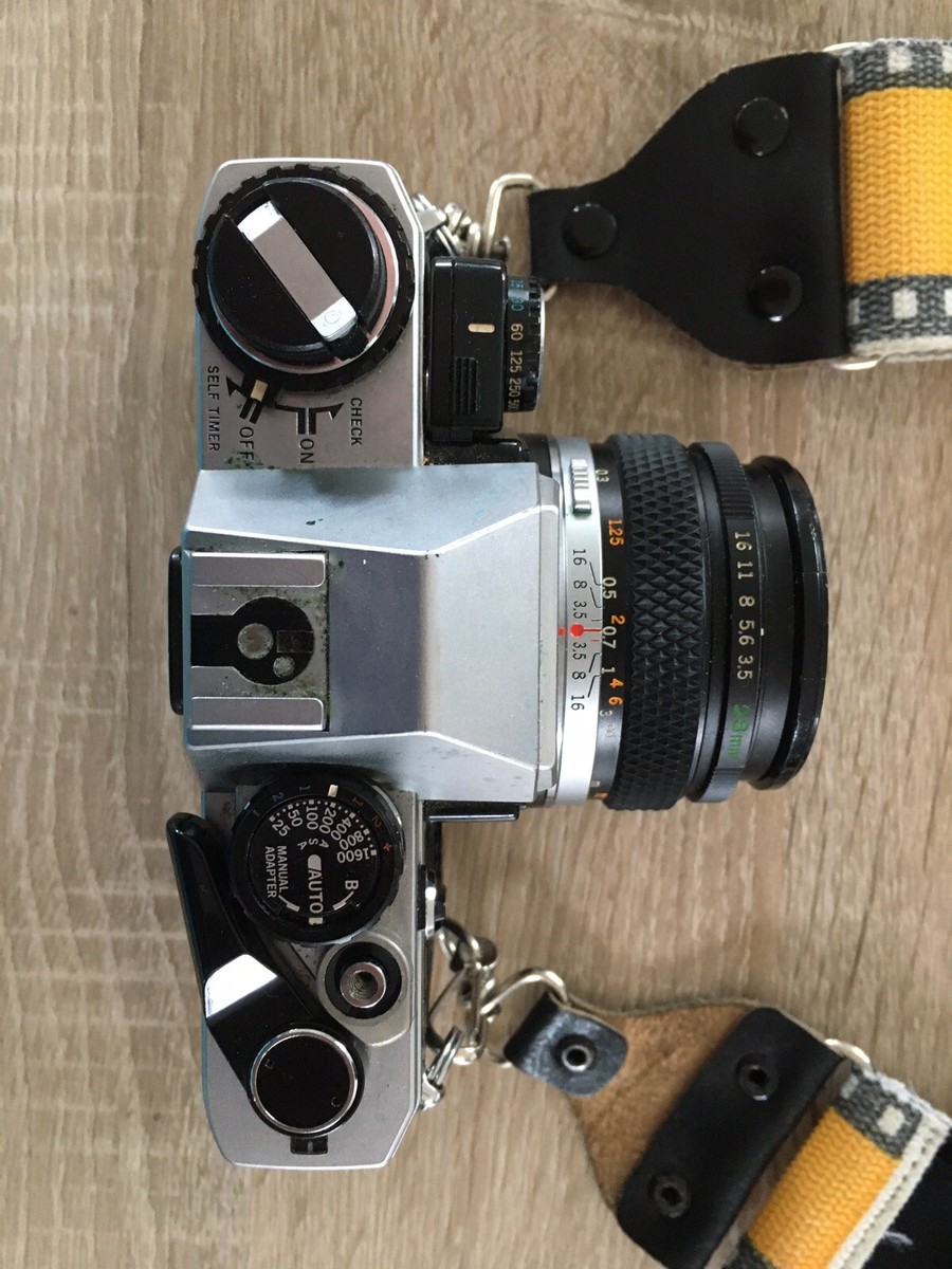 Appareil photo reflex Olympus OM-10 avec ensemble d