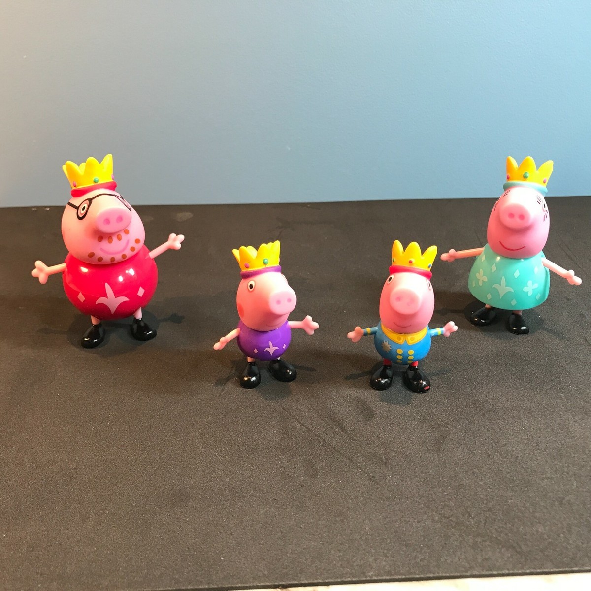Peppa Pig Princess Peppa Royal Family 4-Figure Set