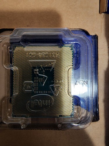 Intel Core i7-5820K 3.3GHz 6-Core (BX80648I75820K) Processor - Picture 3 of 3
