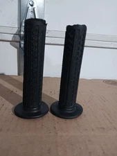 MONGOOSE GRIPS