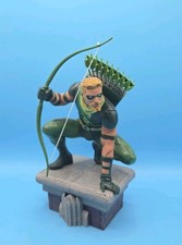 DC Comics Gallery Green Arrow PVC Diorama Sta...