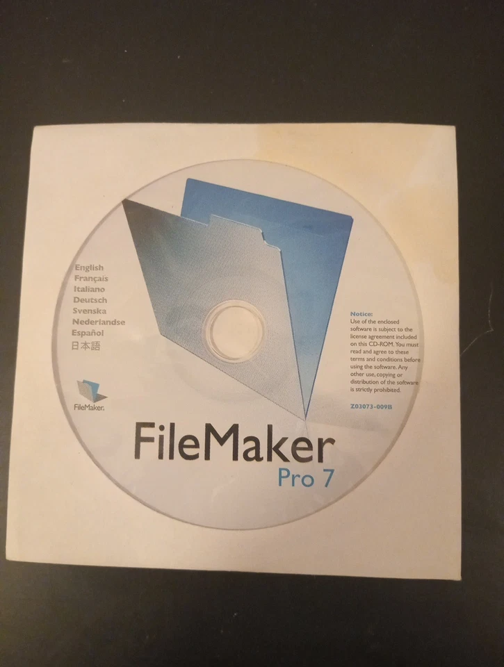 FileMaker Pro 7 Upgrade Win/Mac 5 Licenses Included. W/ Box, 5 keys, manual - Image 2 of 4