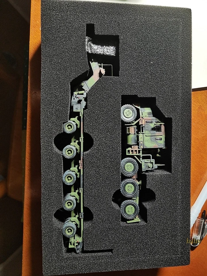 1/72 US Army Oshkosh M1070 Heavy Transport Vehicle Model Military Finished Toys - Image 2 of 4