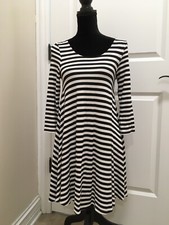 American Eagle Outfitters Black and White 3/4 Sleeve Swing Dress Size Small