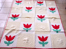ANTIQUE TULIP QUILT HAND APPLIQUED GREAT CONDITION NICE COLORS