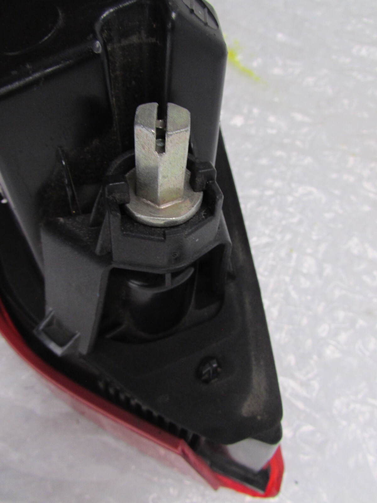 2014-2017 MASERATI QUATTROPORTE RIGHT INNER TAIL BRAKE LIGHT OEM 670009228