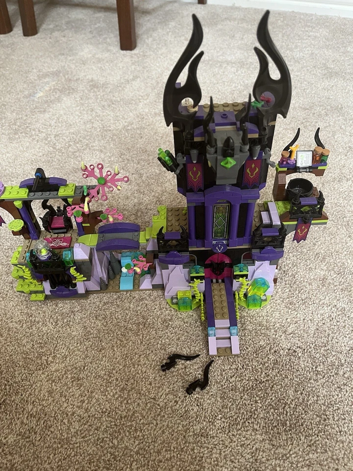 LEGO Elves: Ragana's Magic Shadow Castle (41180) casi completo Foto 2 de 4