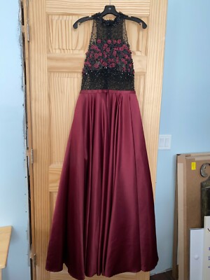 Dave and Johnny Long Formal Gown Maroon Bottom and Black Flowered Top Size 7/8