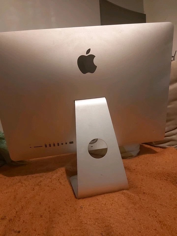 Apple iMac 21.5 Inch All In One Desktop 2013 Core i5 2.7GHz 8GB Ram 1TB Hdd - Image 2 of 4