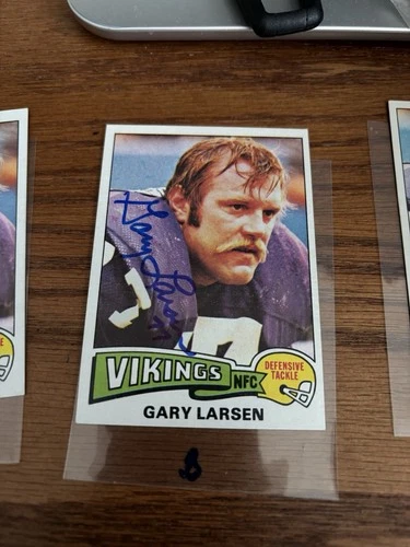 Minnesota Vikings Gary Larsen signed 1975 Topps Rookie card