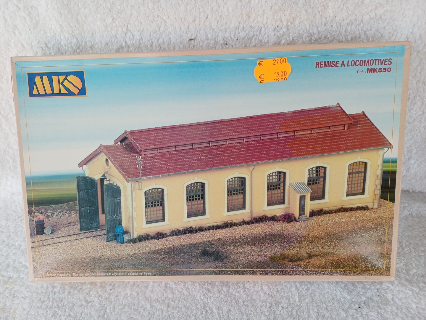 MKD HO Gauge Ref MK550 Locomotive Engine Shed Building Parts All On Sprues
