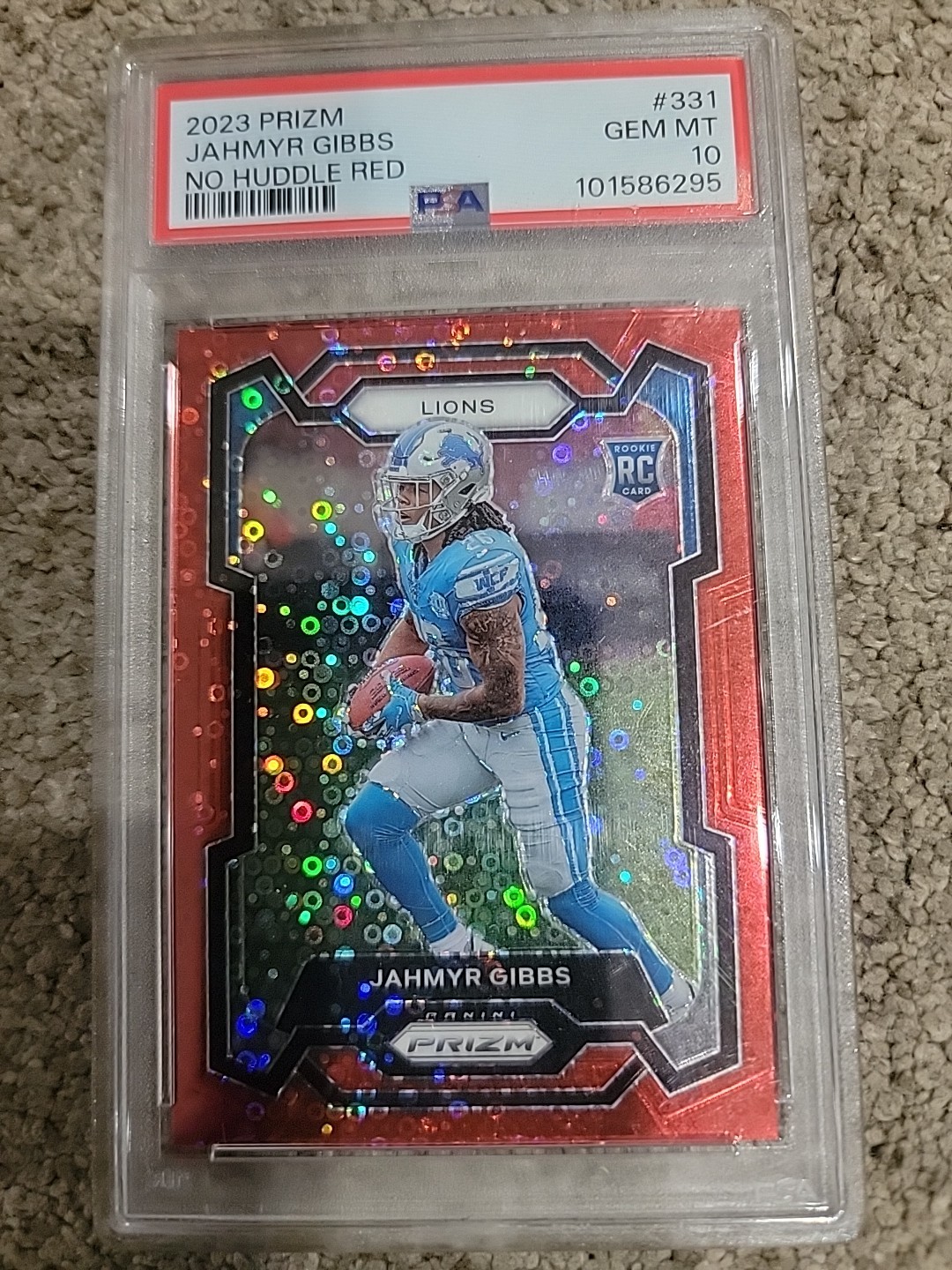 2023 Panini Prizm - Rookies Jahmyr Gibbs #331 Red No Huddle Prizm /70 (RC)