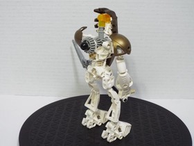LEGO BIONICLE TITANS TAKANUVA (8596) COMPLETE FIGURES WITH MANUAL FREE SHIPPING