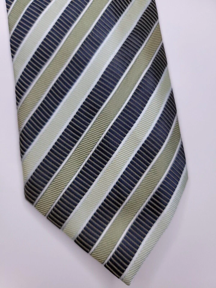 Corbata formal para hombre Covington 57"Lx3,5"W verde/azul marino Foto 2 de 4