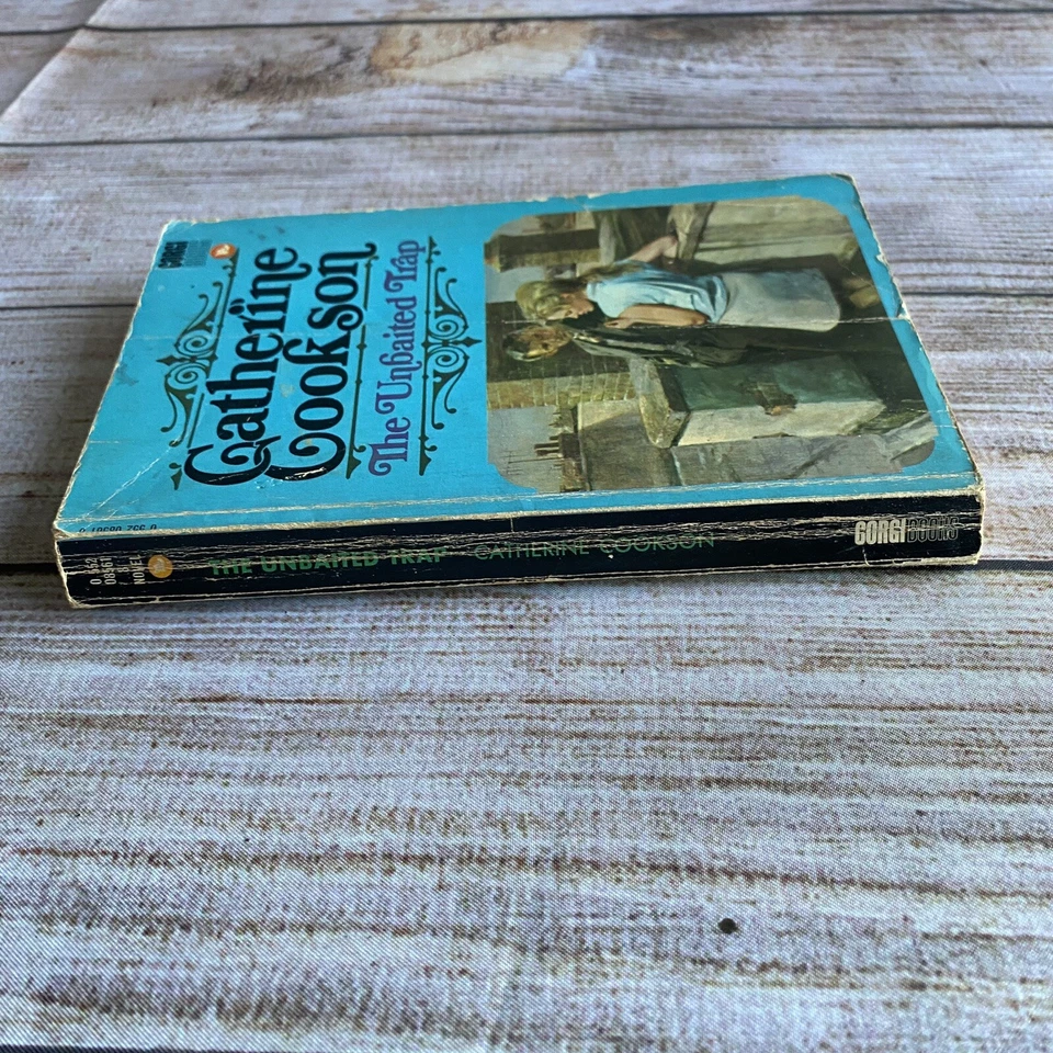 The Unbaited Trap by Catherine Cookson ~ 1972 paperback ~ romance - Image 4 of 4