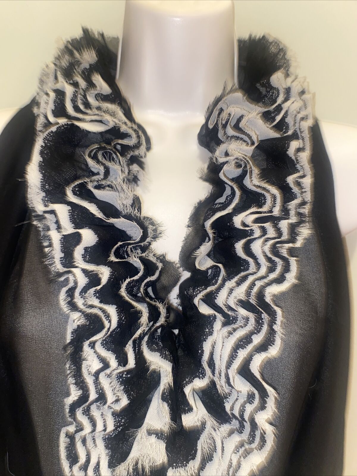 Neiman Marcus Ruffled Top Large Robert Rodriguez … - image 2