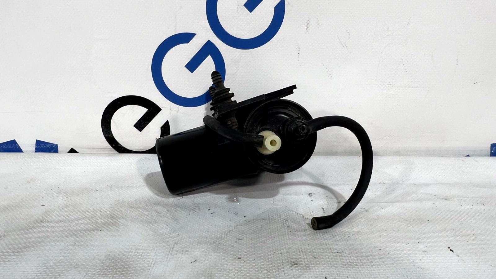 ASTON MARTIN V8 VANTAGE 2011 Engine Vacuum Air Pump OEM 8TG 003 953-21