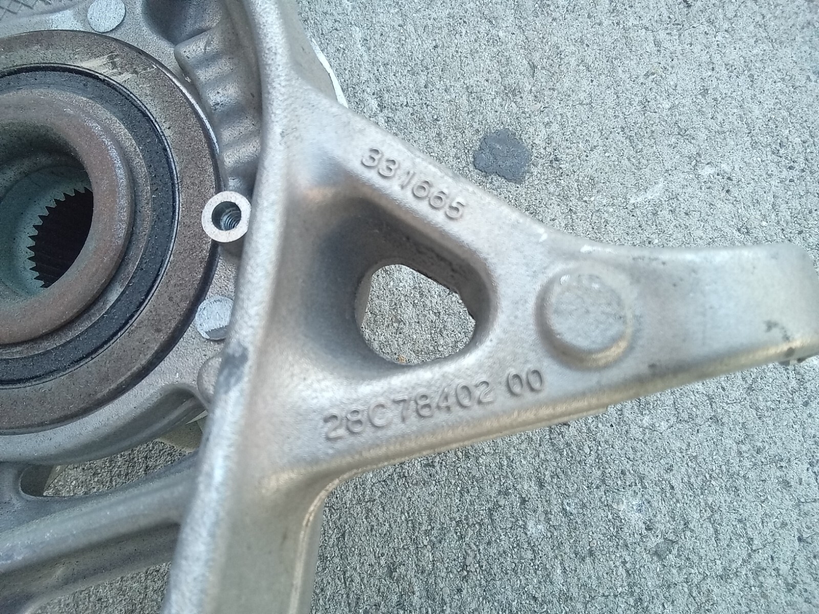FERRARI F12 BERLINETTA HUB ARM 331665 28C78402 knuckle