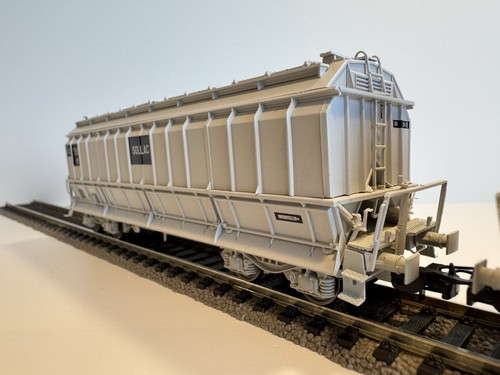 LS Models 30052-1/2 - Set 2 trémies couvertes SOLLAC ép.IV-V SNCF en HO - Bild 12 von 17