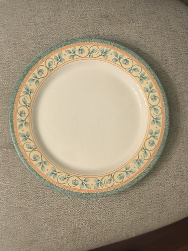 Pfaltzgraff French Quarter Stoneware Dinner Plates 10 1/2"