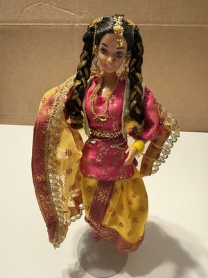 1997 Expressions of India Sohni Punjab Di Barbie Doll Cracked Shoe No Box