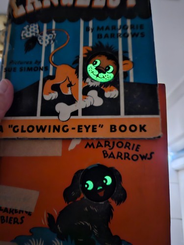 2 Vintage GLOW IN THE DARK Kids Books LANCELOT Lion & WAGGLES Puppy Dog BARROWS - Picture 2 of 21