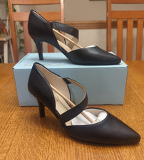 Lifestride -Soft System Suki Black Heirloom Pump- 9W