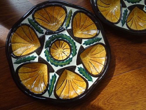 TWO PLATES OYSTER SHELLS MAJOLICA BRETON FRANCE SAINT JEAN DE BRETAGNE - Picture 4 of 11