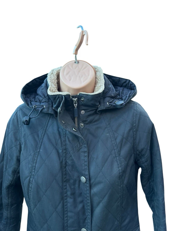 Mujer Barbour Bartlett Cera Chaqueta Talla 8 Reino Unido Azul Marino Capucha Encerado Azul Parka Abrigo Foto 2 de 4