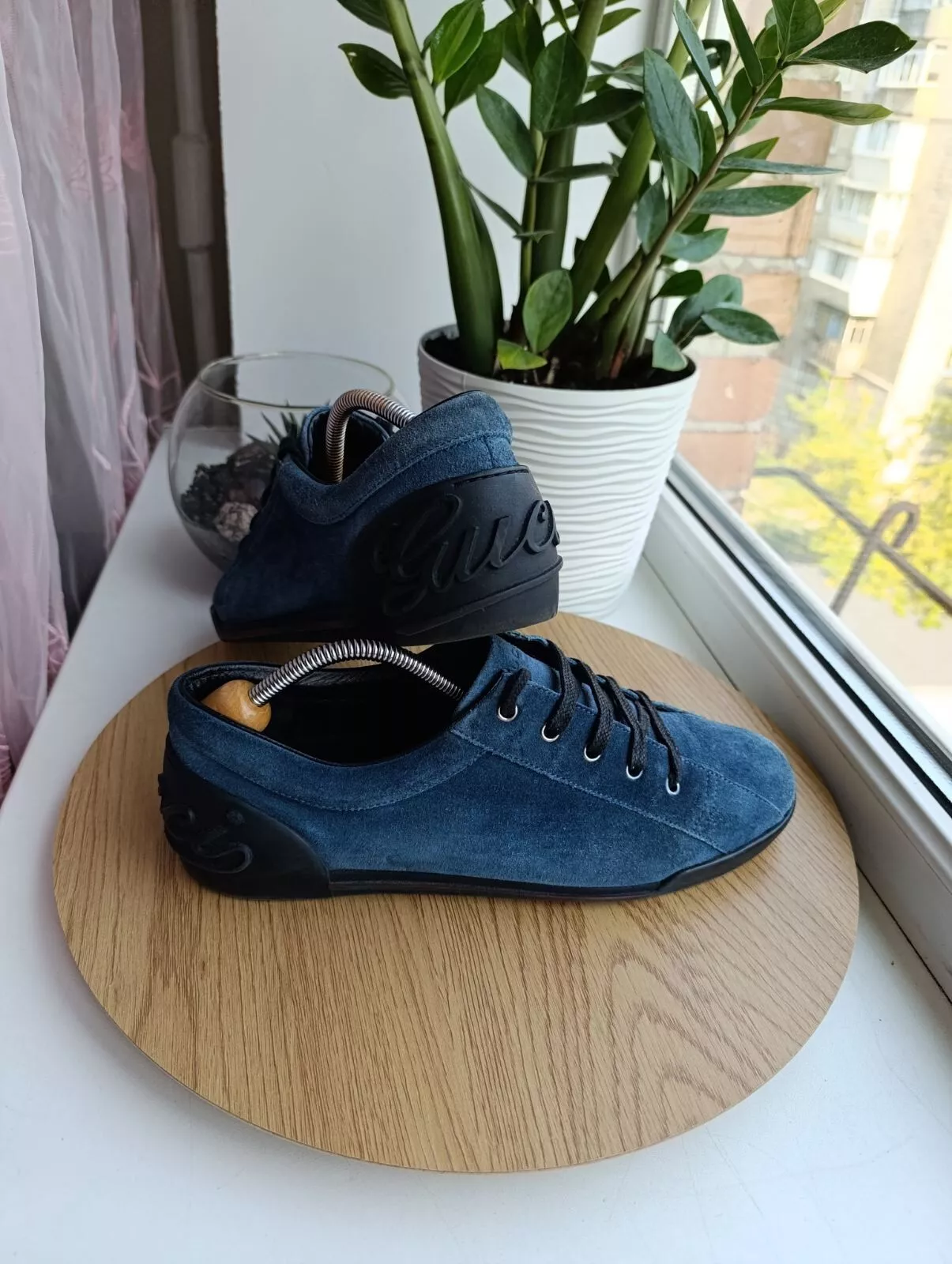 BASKETS BASSES GUCCI BLEU LOGO EN DAIM EMBELLI