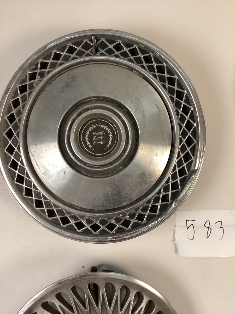 Vintage 77-89 Ford LTD Cougar Crown Vic Cat Hubcap Wheel