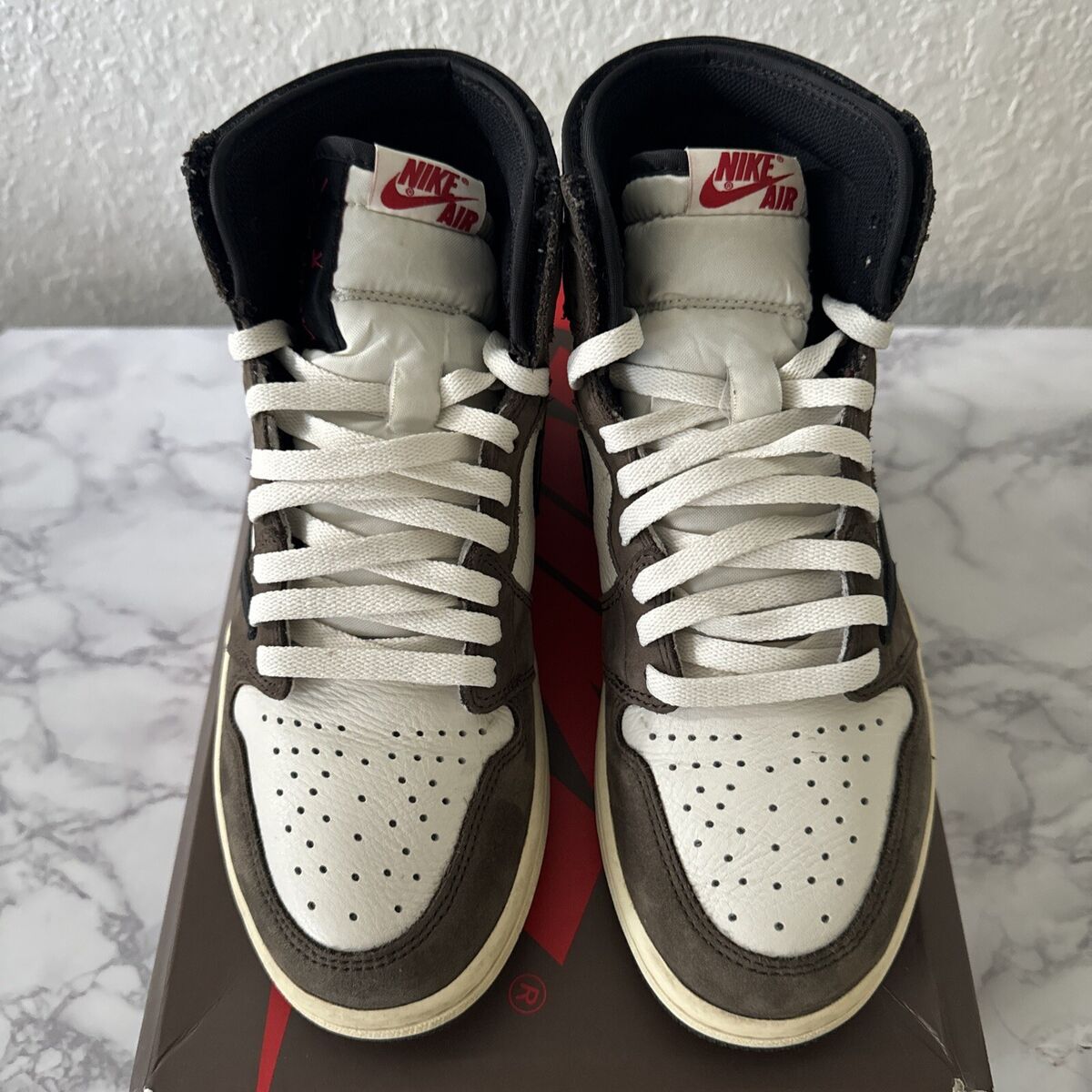 Size 8.5 - Jordan 1 Retro OG x Travis Scott High Mocha Size 8.5 - Jordan 1 Retro OG x Travis Scott High Mocha