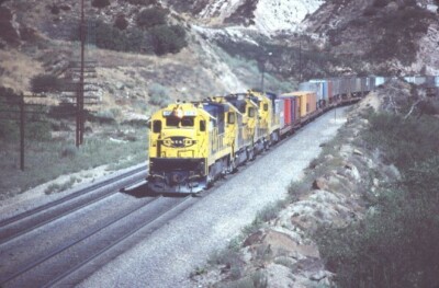 ATSF 8159 C30-7 CAJON PASS CA (SANTA FE) ORIGINAL SLIDE 09-04-83 T15-6 ...