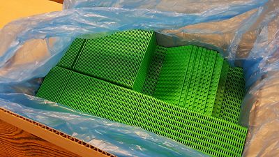Genuine LEGO Base Plate 8x16 MiniFigure - LOT of 100 - BRIGHT GREEN Thin - NEW