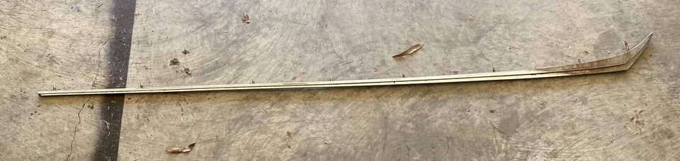 Buick Electra 225 1968 capó central tira 1382768 Foto 2 de 4