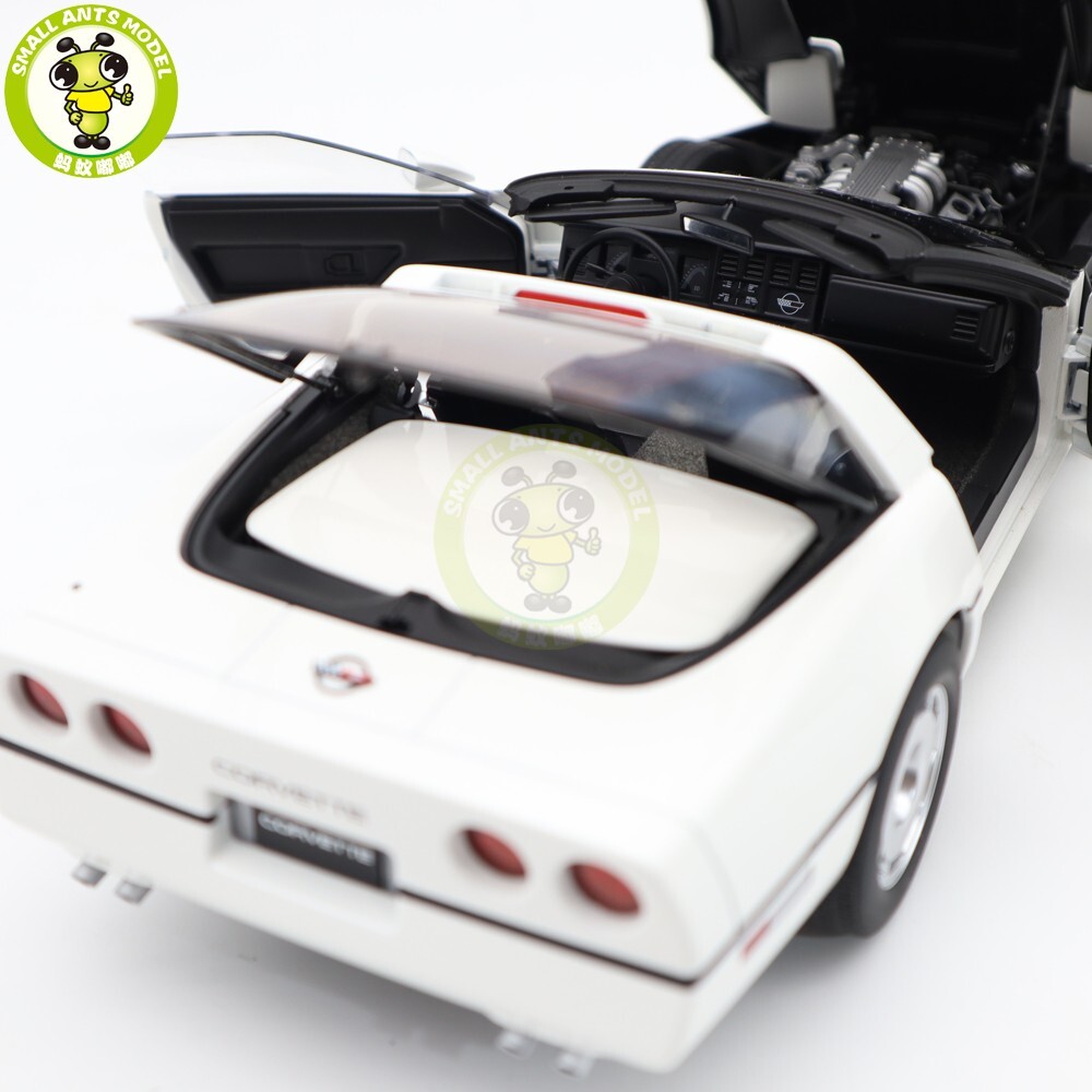 1/18 Autoart 71243 Chevrolet Corvette C4 1986 Diecast Model Car