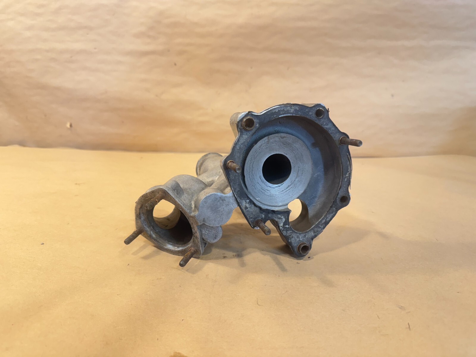 Ferrari 308 GTSi 328 mondial water pump Housing 115470