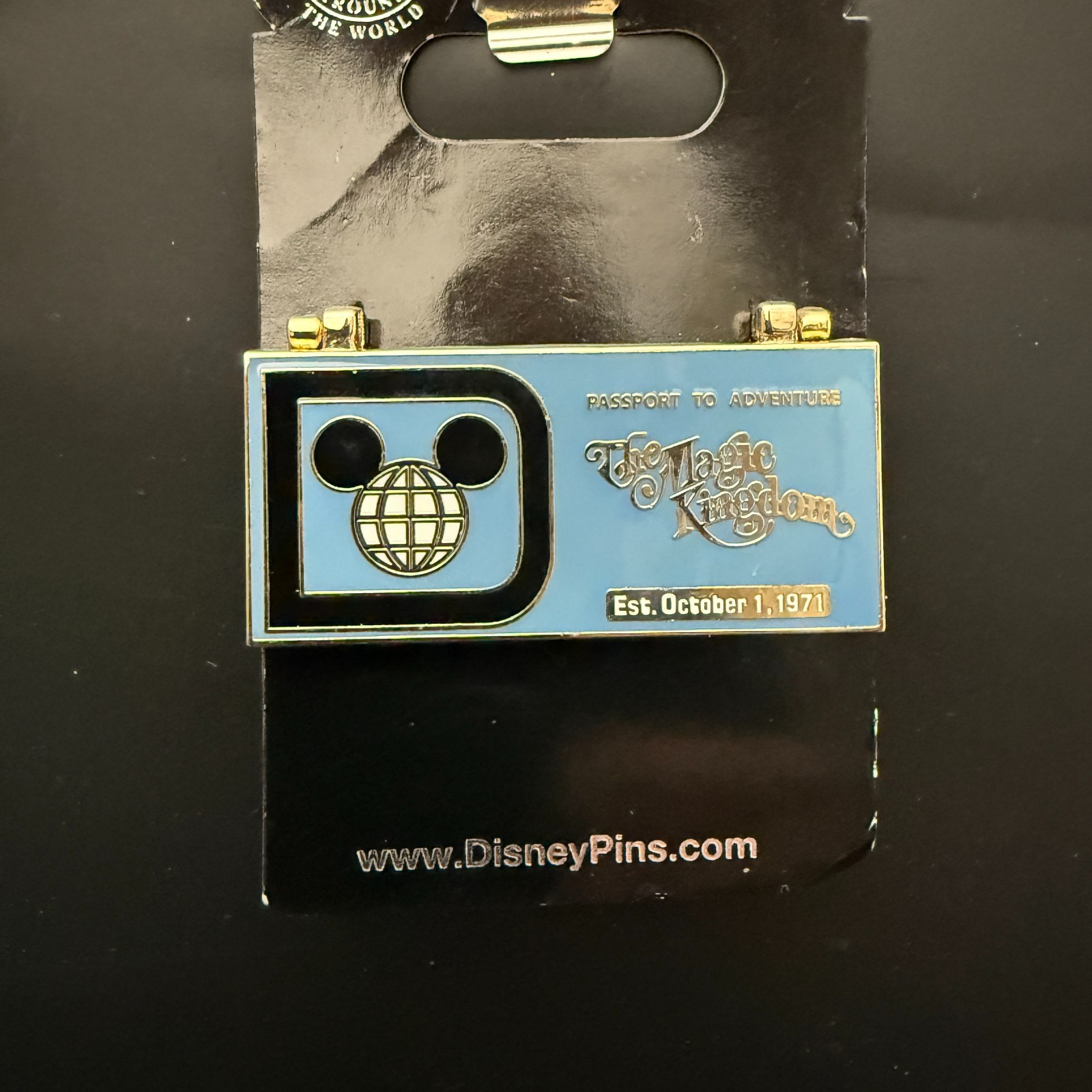 Disney Magic Kingdom Hinged Collectible Pin Walt Disney World Ticket Book
