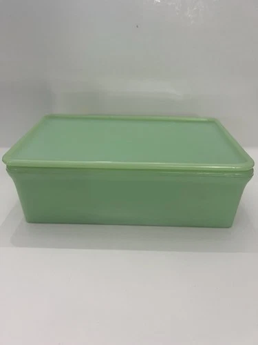 McKee Glass Jadeite Uranium 5” X 8” Refrigerator Dish with Lid
