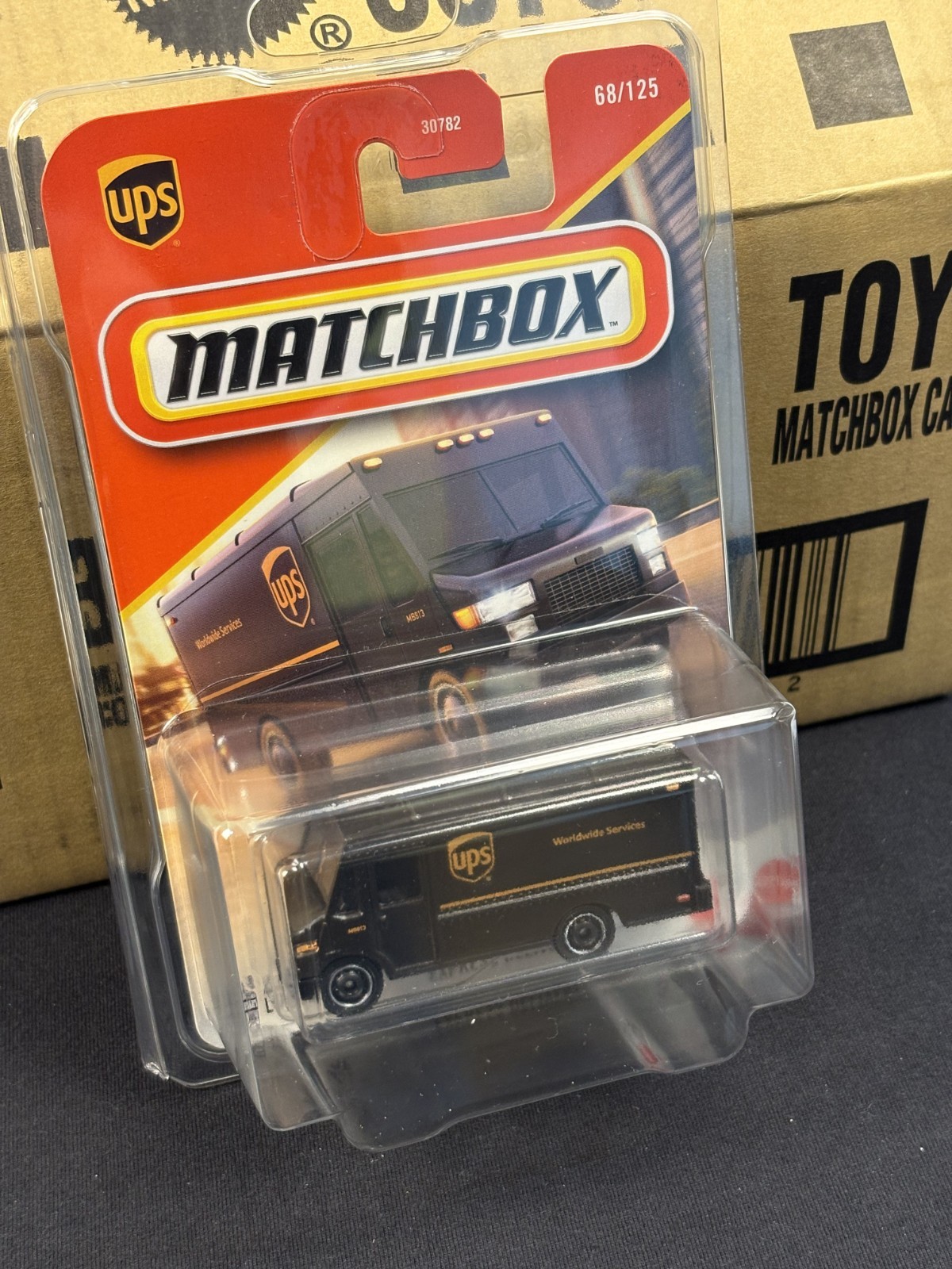 2025 MATTEL MATCHBOX UPS BROWN EXPRESS DELIVERY TRUCK VAN 68/125 W/ PROTECTOR thumbnail 5