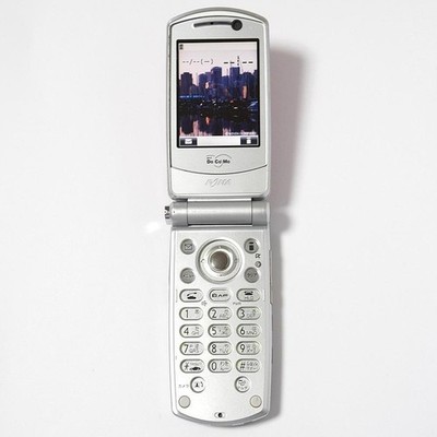docomo P900i silver FOMA Japanese Flip Phone Keitai Cell phone JP