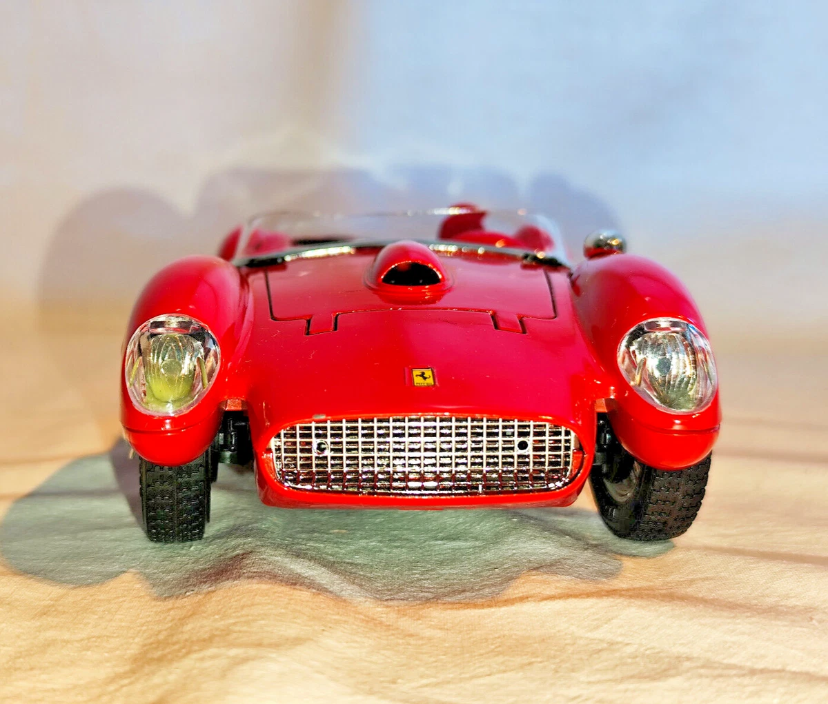 Ferrari 250 Testa Rossa 1957 Bburago 1:18 ab Fr. 1.- (Gebraucht) in Perlen für CHF 2 - mit
