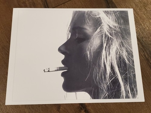 Photo imprimée d'art KATE MOSS rare 8" x 10" affiche modèle cigarette fumée chaude  - Photo 1 sur 1