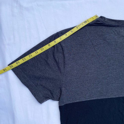 FILA Logo T Tee Shirt Two Tone Black Gray Short Sleeve Sixe XL Mens Cotton Blend - Picture 6 of 7