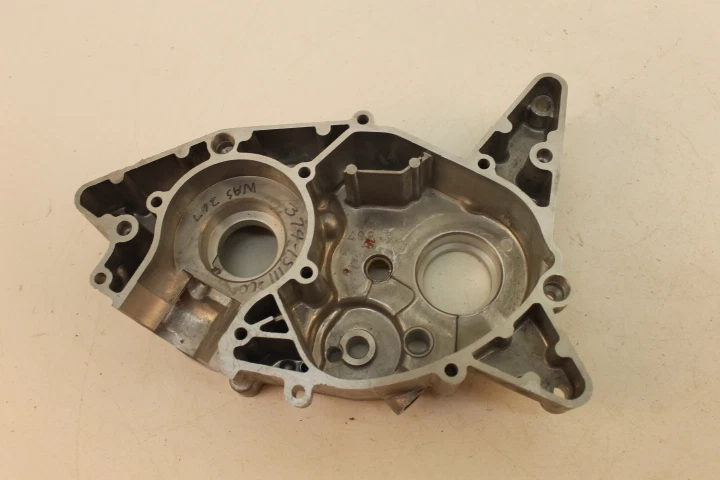 CARTER YAMAHA DT80 GT1 GT80 MX80 TY80 374-15111-00-00 Foto 2 de 4