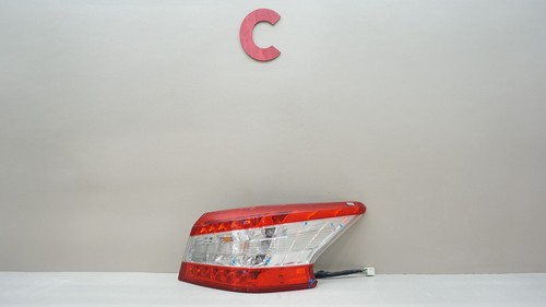 2013-2015 NISSAN SENTRA REAR RIGHT PASSENGER SIDE OUTER TAIL LIGHT OEM - Picture 2 of 13