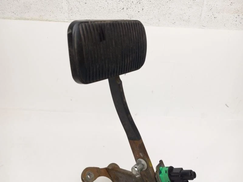 PEDAL FRENO FORD TAURUS 2007 Foto 3 de 4