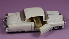 Kinsmart 1953 Cadillac Series 62 Eggshell White 2 Door Coupe 1/43 Scale KT5539