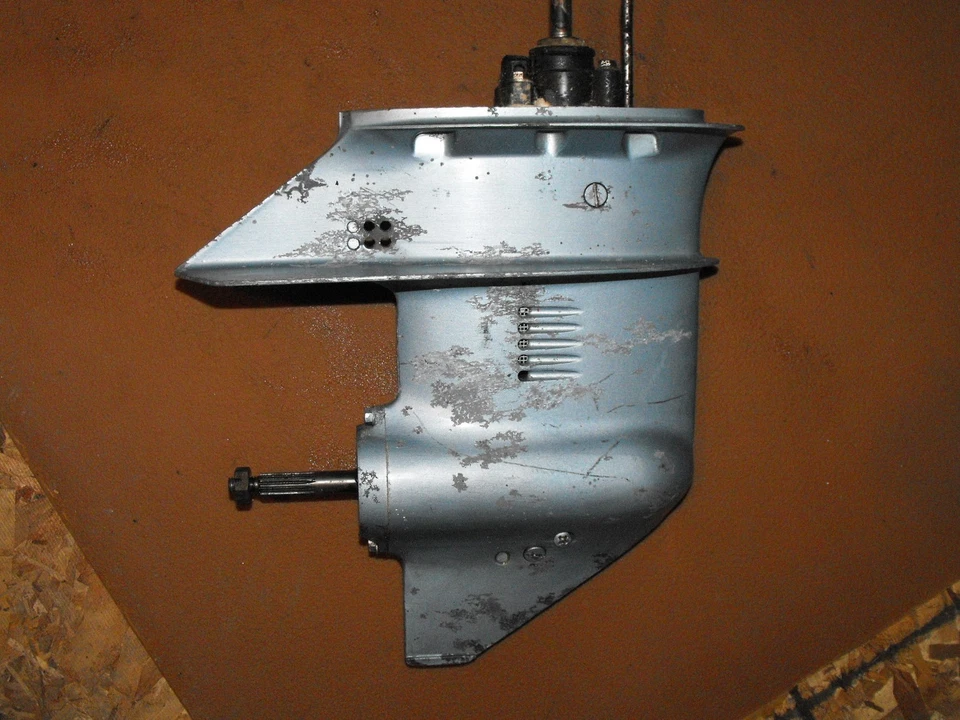 DM3C8926 1979 Evinrude 9.9 HP 10955B Long 20" Lower Unit PN 0388001 Fits 79-94 - Image 4 of 4