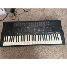 Yamaha: vintage PSR-410 electronic keyboard from the 1990s